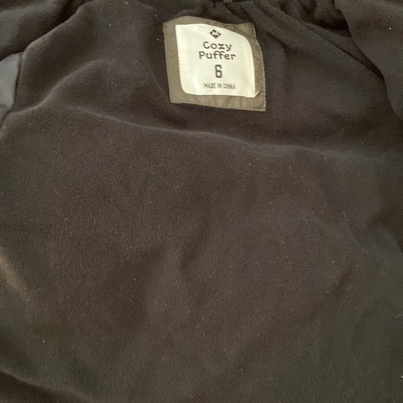 Unisex olive green kids size 6 kids with fur around the hoodie use twice - Picture 4 of 5